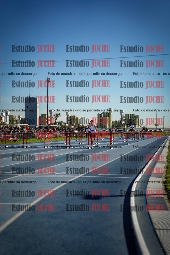 Fotos de los 110 m con vallas de varones - U17 (incluye heptatlón)