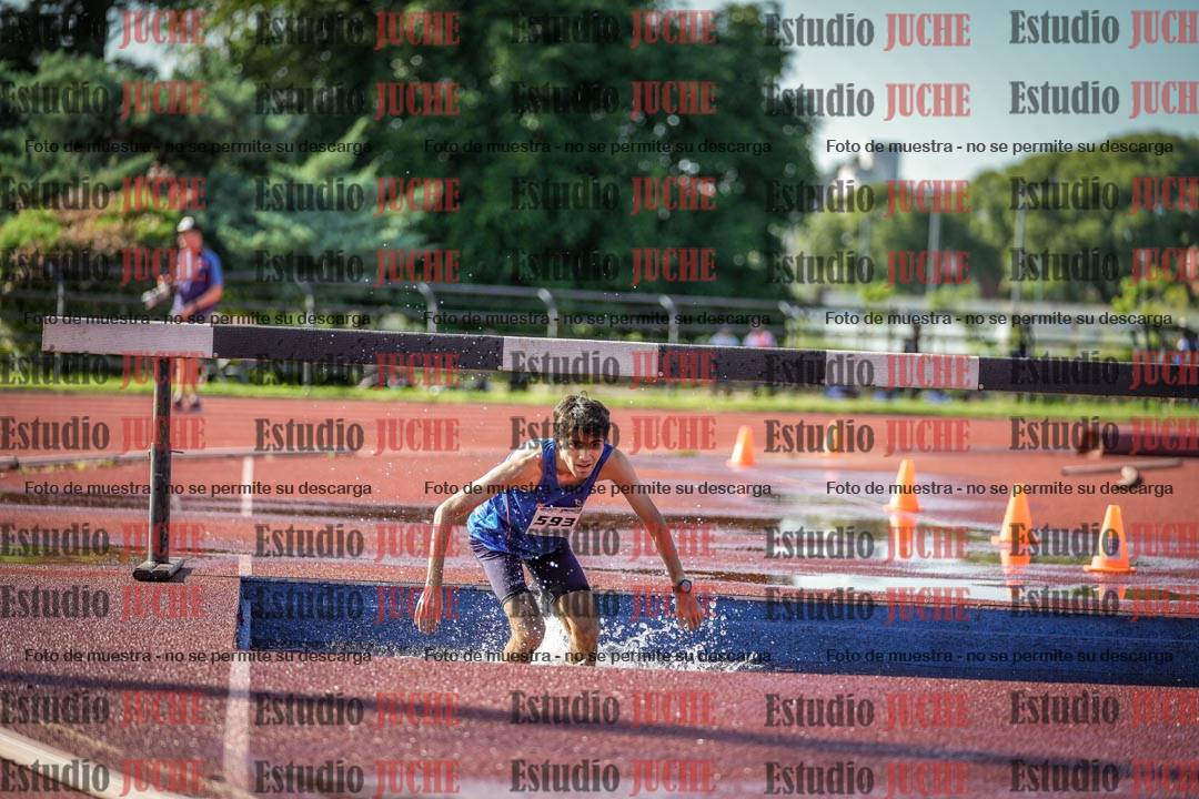 Fotos de los 3000 m con obstáculos de varones
