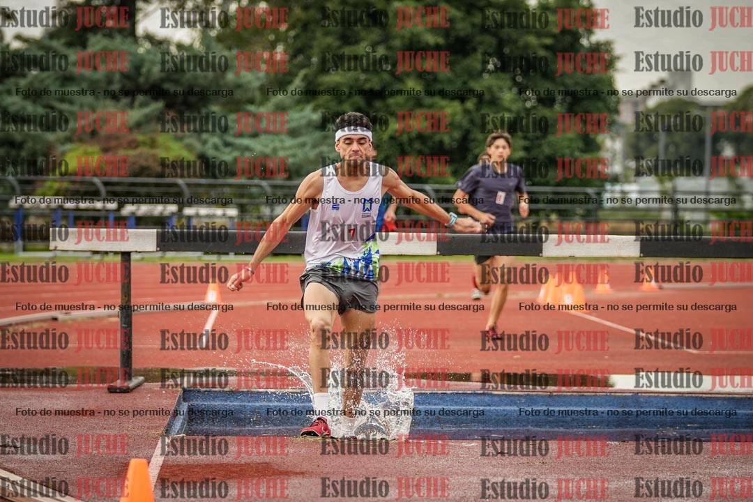 Fotos de los 3000 m con obstáculos de varones