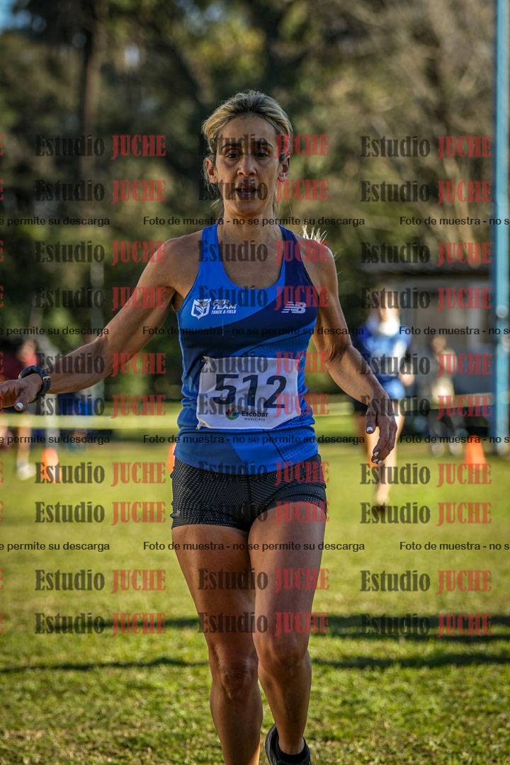 Fotos de la llegada del cross de 4000 m - mujeres