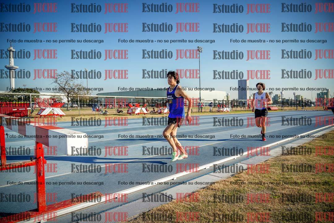 Fotos de los 2000 m con obstáculos de varones