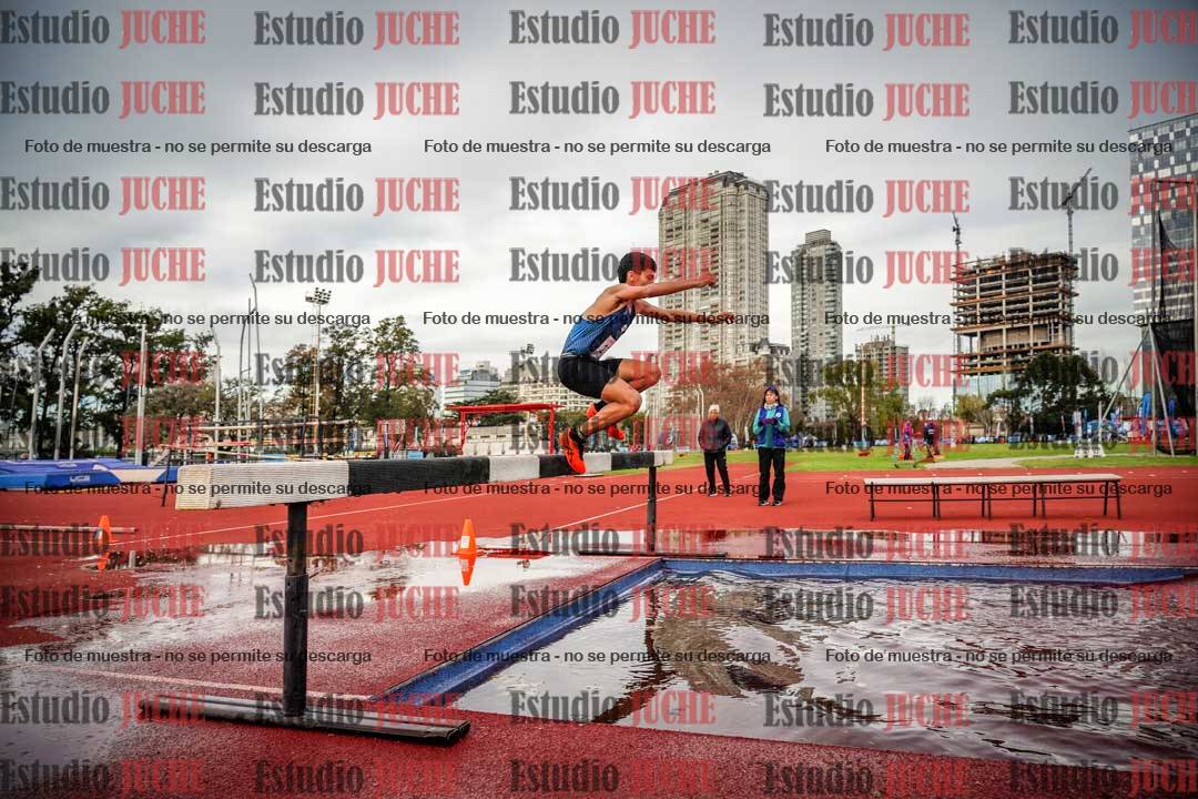 Fotos de los 2000 m con obstáculos de varones