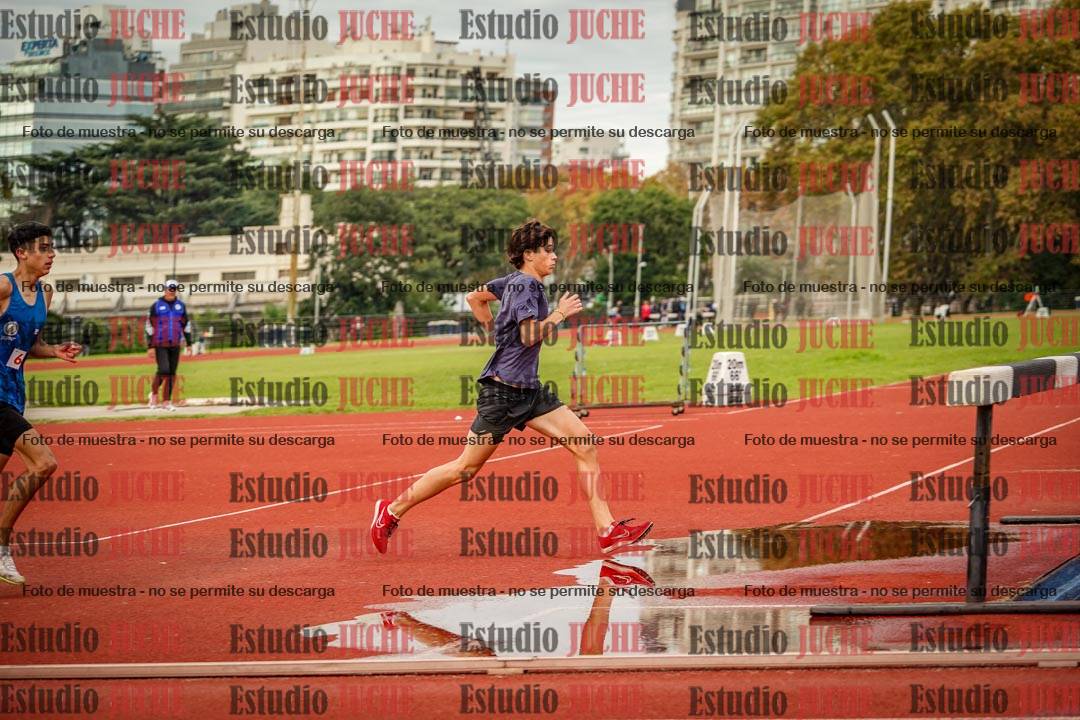 Fotos de los 3000 m con obstáculos de varones