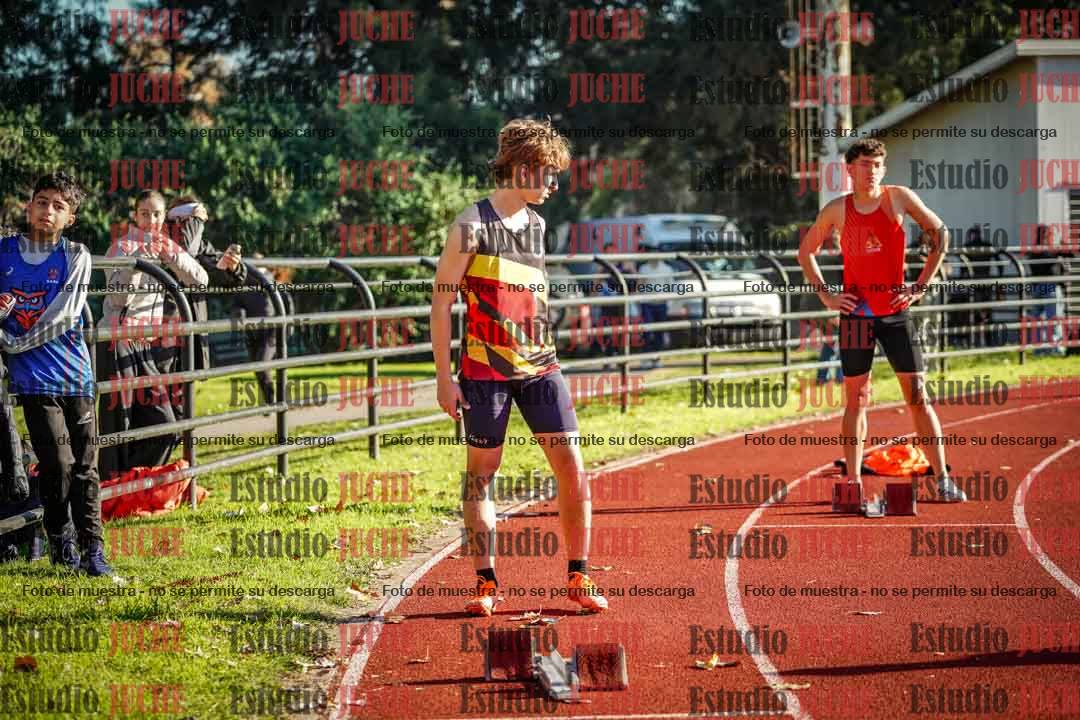 Fotos de los 400 m con vallas de varones