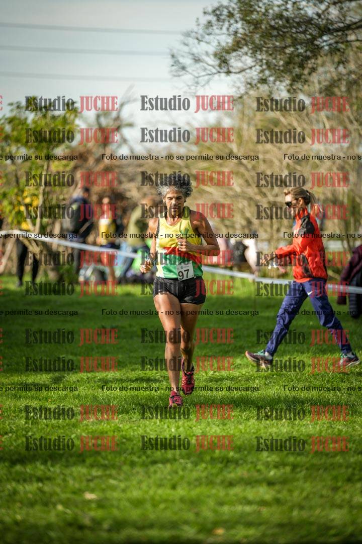 Fotos de la llegada del cross de 4000 m - mujeres