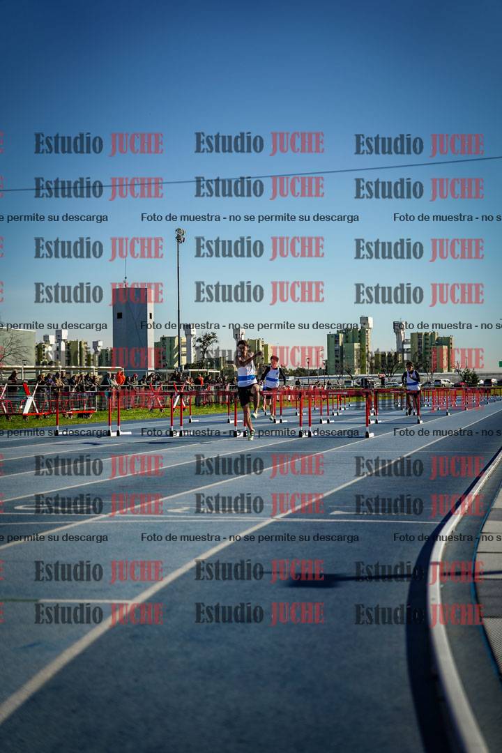 Fotos de los 110 m con vallas de varones - U17 (incluye heptatlón)