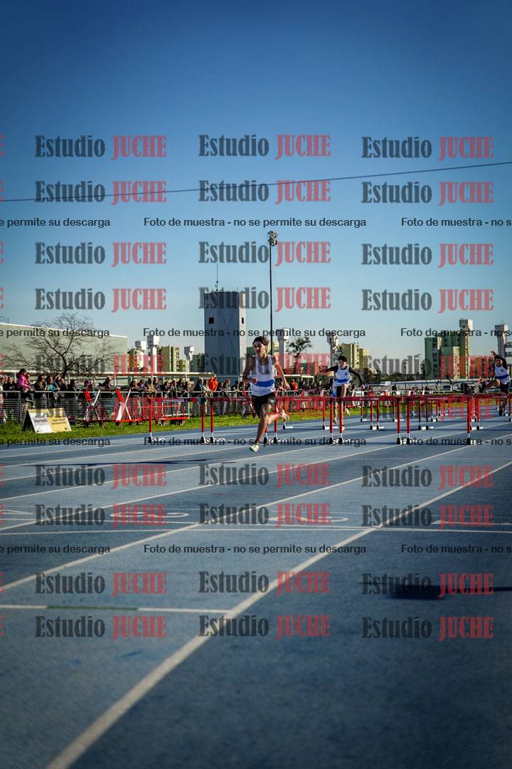 Fotos de los 110 m con vallas de varones - U17 (incluye heptatlón)