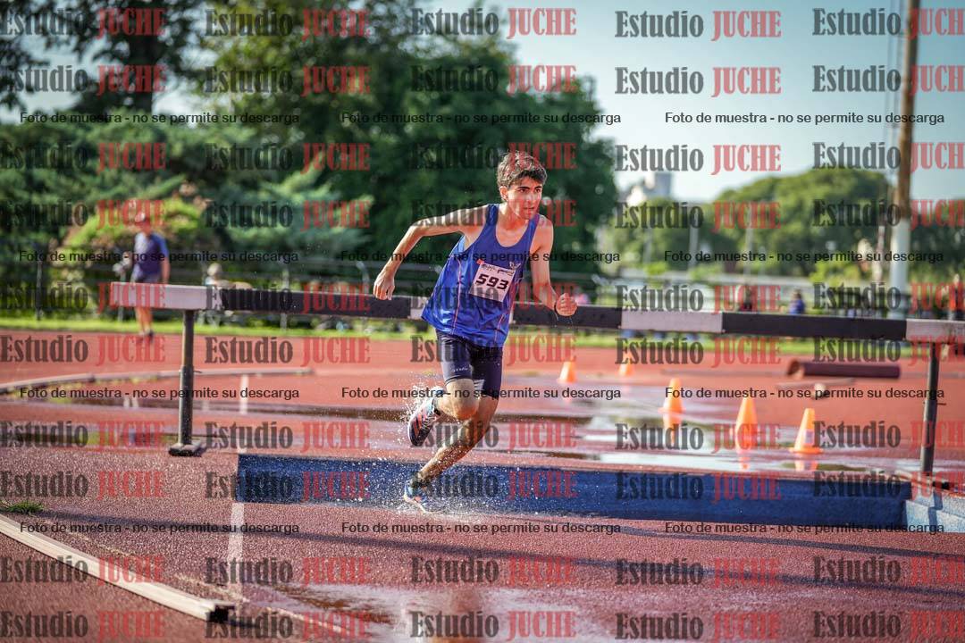Fotos de los 3000 m con obstáculos de varones