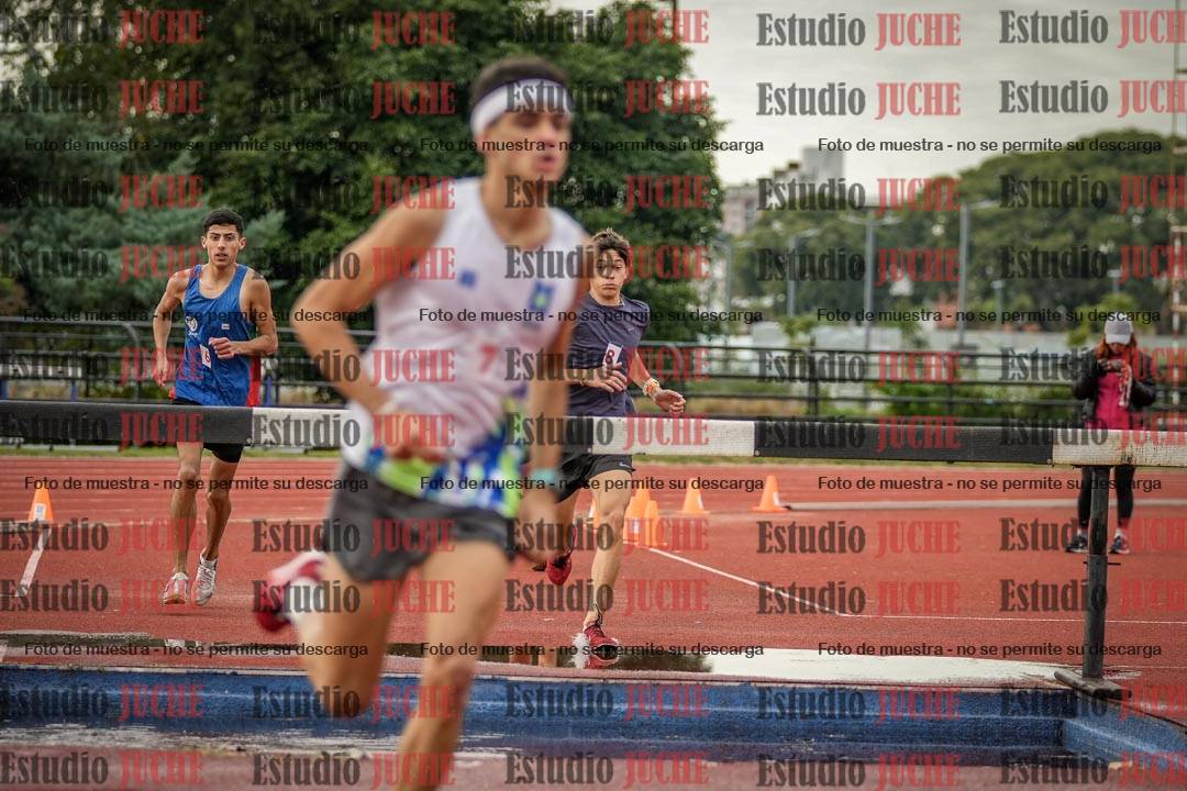 Fotos de los 3000 m con obstáculos de varones