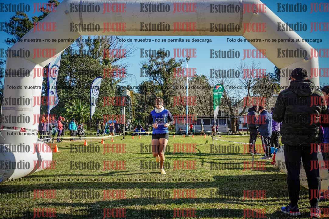 Fotos de la llegada del cross de 4000 m - mujeres