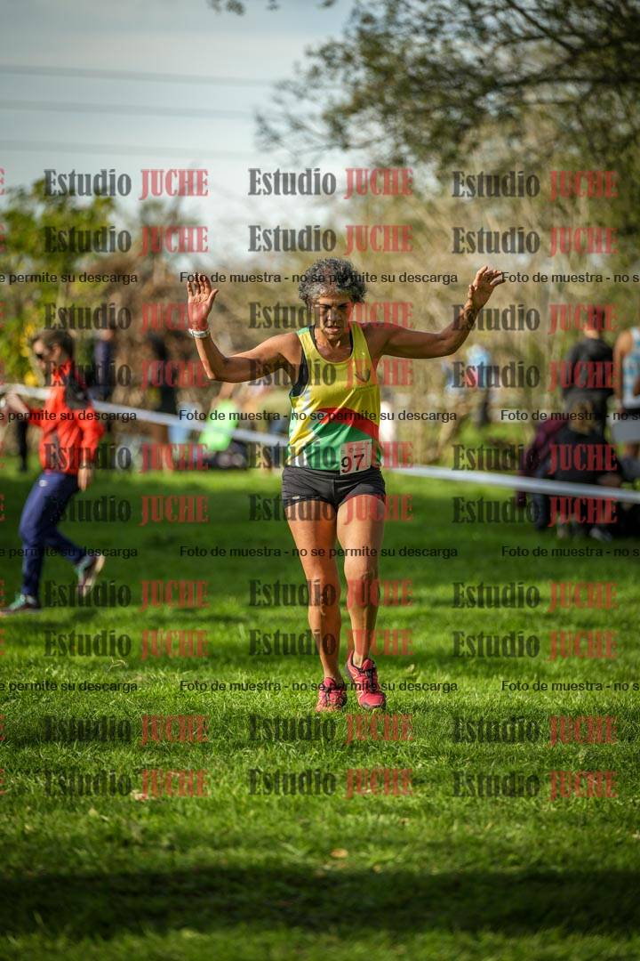 Fotos de la llegada del cross de 4000 m - mujeres