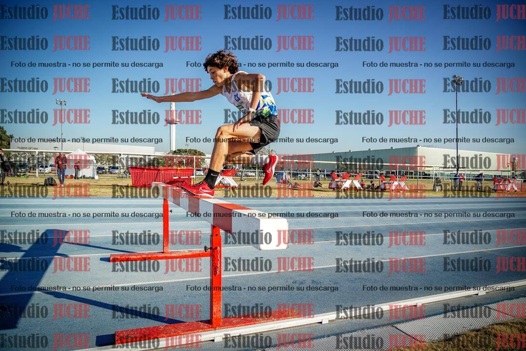 Fotos de los 2000 m con obstáculos de varones