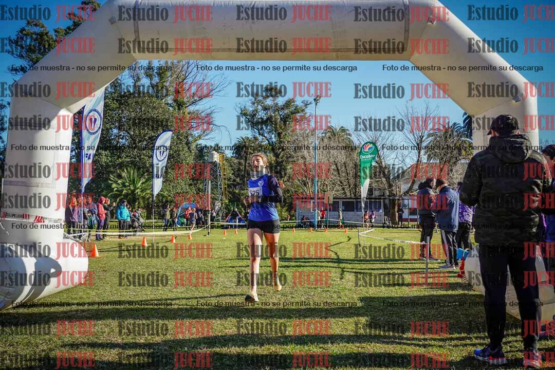 Fotos de la llegada del cross de 4000 m - mujeres