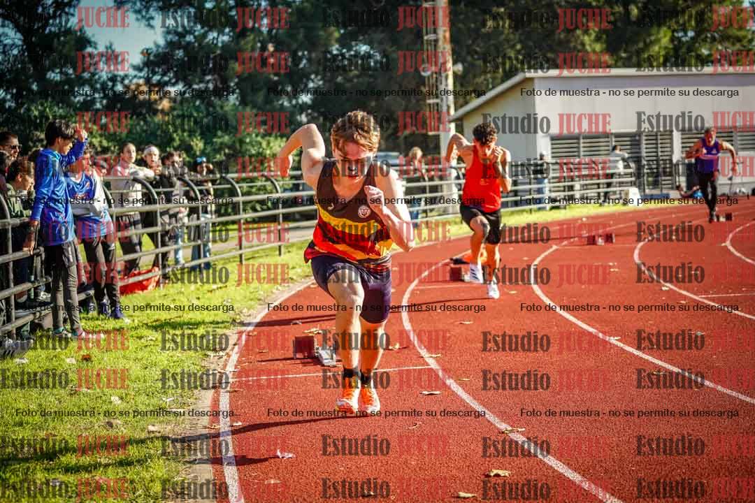 Fotos de los 400 m con vallas de varones