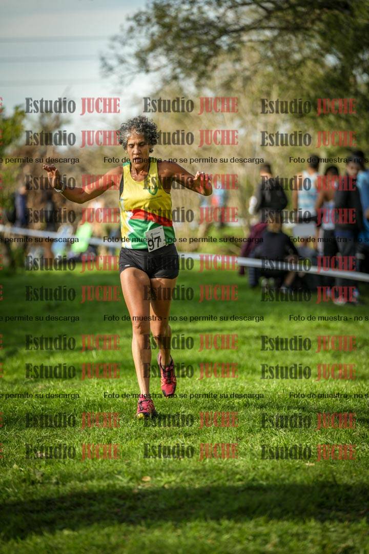 Fotos de la llegada del cross de 4000 m - mujeres
