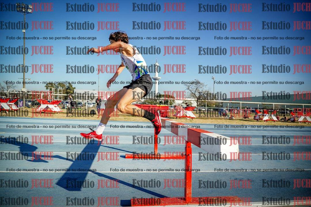 Fotos de los 2000 m con obstáculos de varones