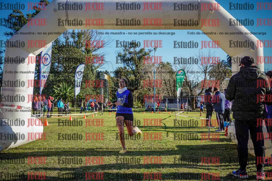 Fotos de la llegada del cross de 4000 m - mujeres