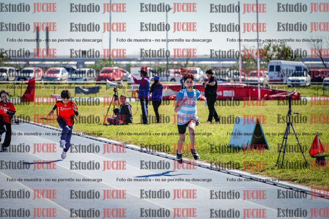 Fotos de los 50 m llanos de varones