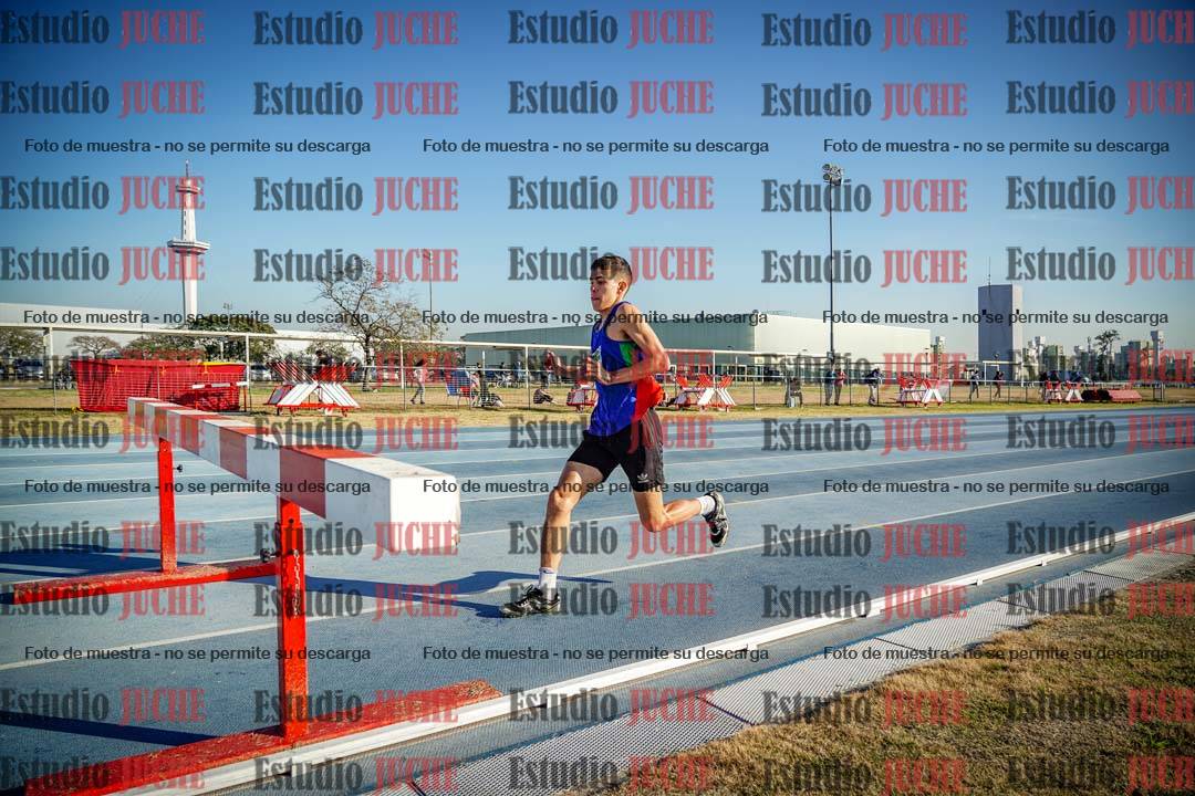 Fotos de los 2000 m con obstáculos de varones
