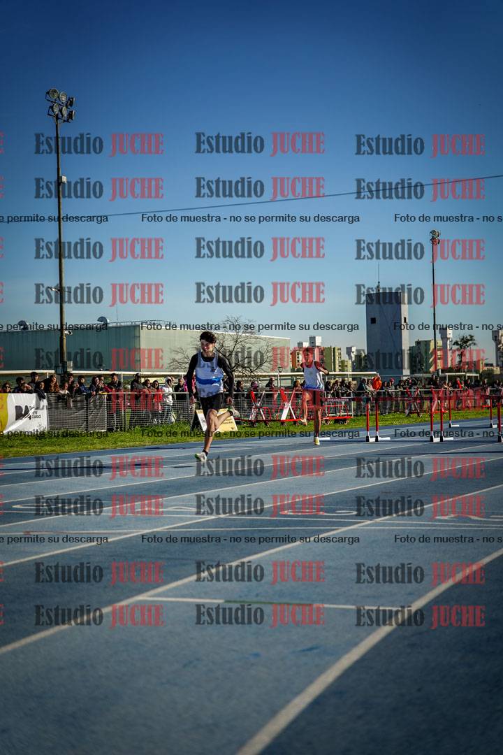 Fotos de los 110 m con vallas de varones - U17 (incluye heptatlón)
