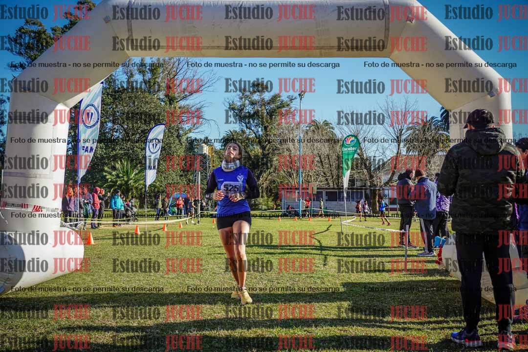 Fotos de la llegada del cross de 4000 m - mujeres