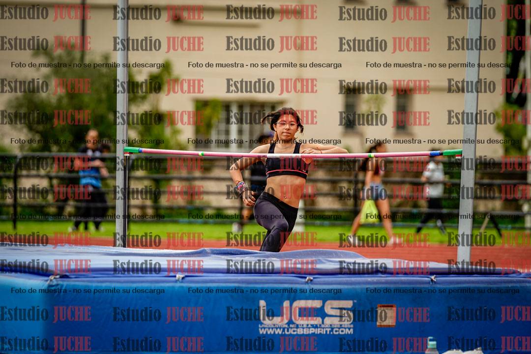 Fotos del salto en alto de mujeres
