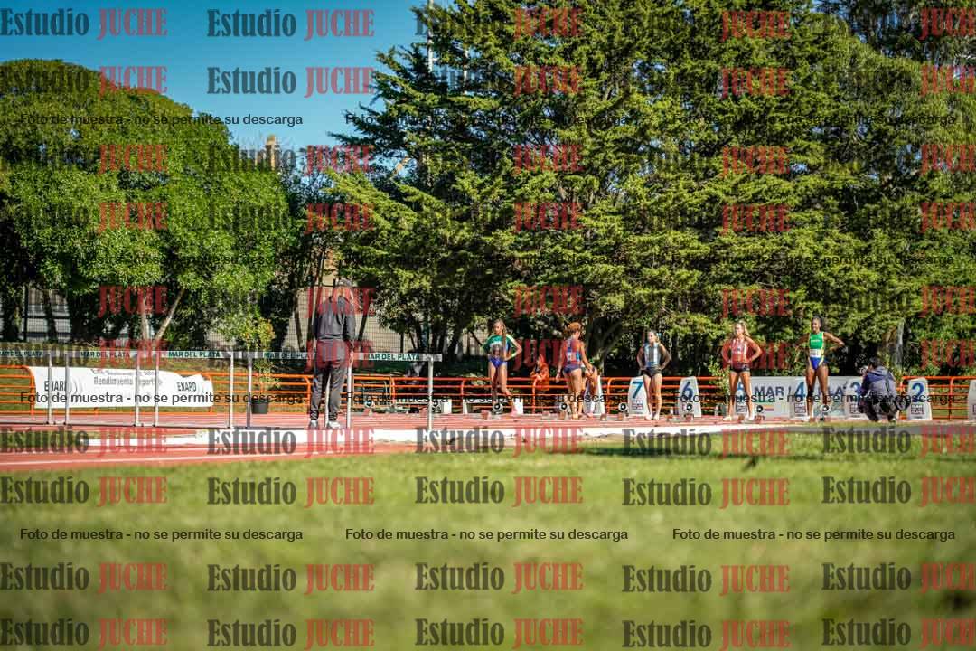 Fotos de los 100 m con vallas de mujeres - hepta 1