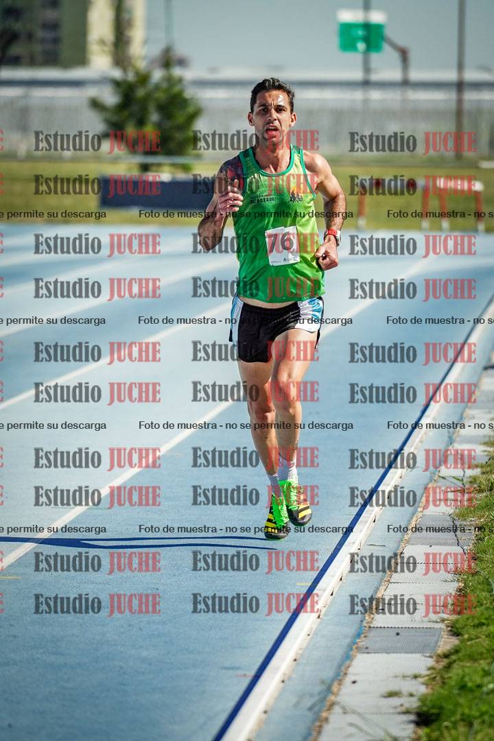 Fotos de los 5000 m de mujeres y varones - serie 1