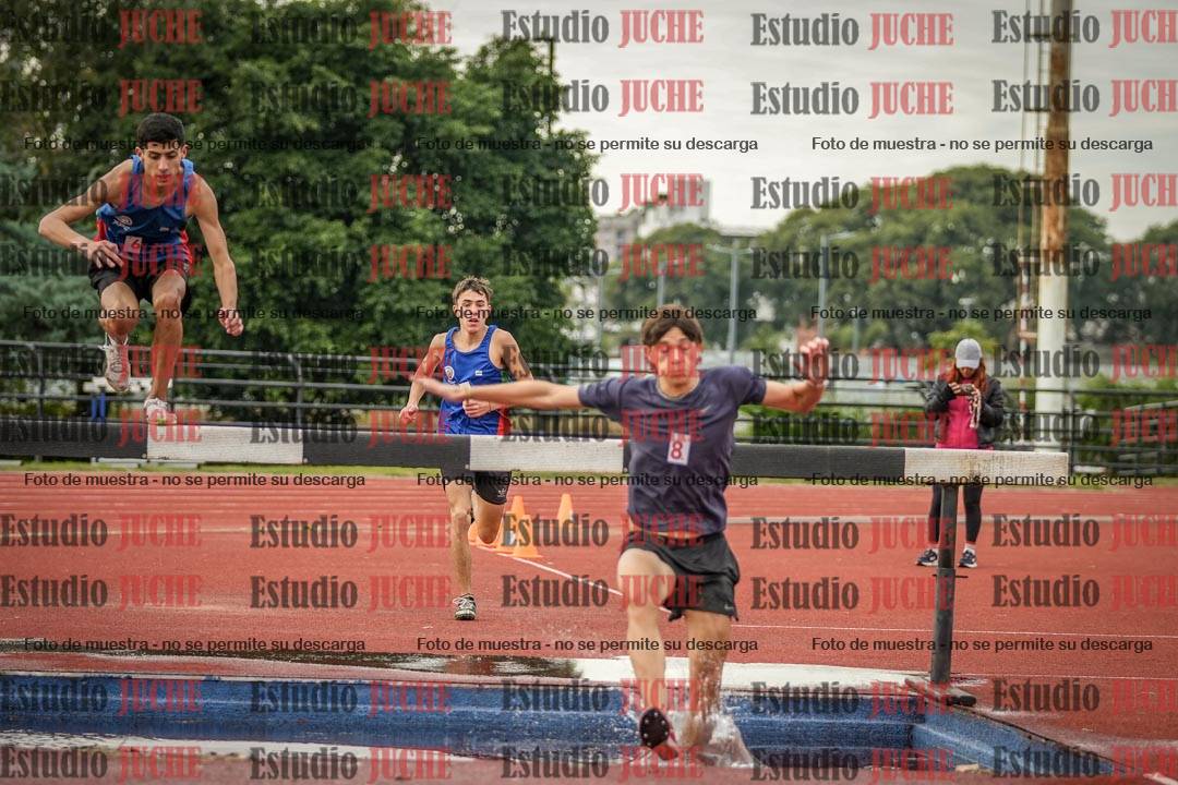 Fotos de los 3000 m con obstáculos de varones
