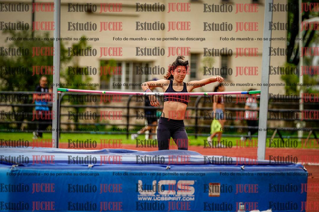 Fotos del salto en alto de mujeres