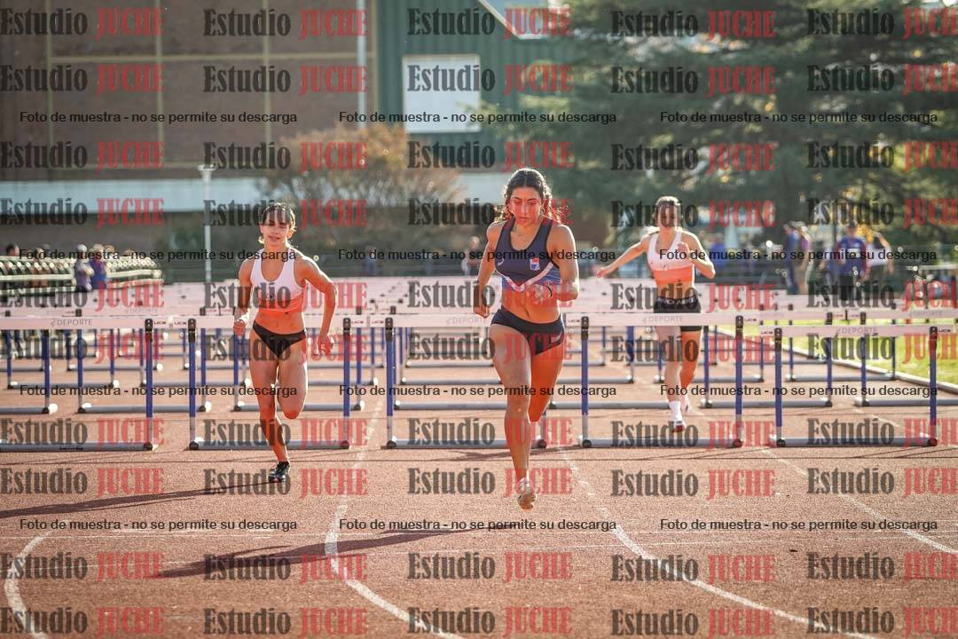 Fotos de los 100 m con vallas de mujeres