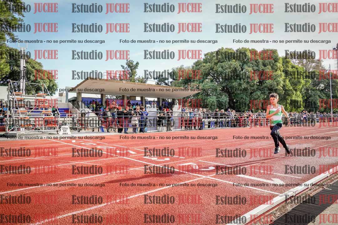Fotos de los 80 m llanos de varones
