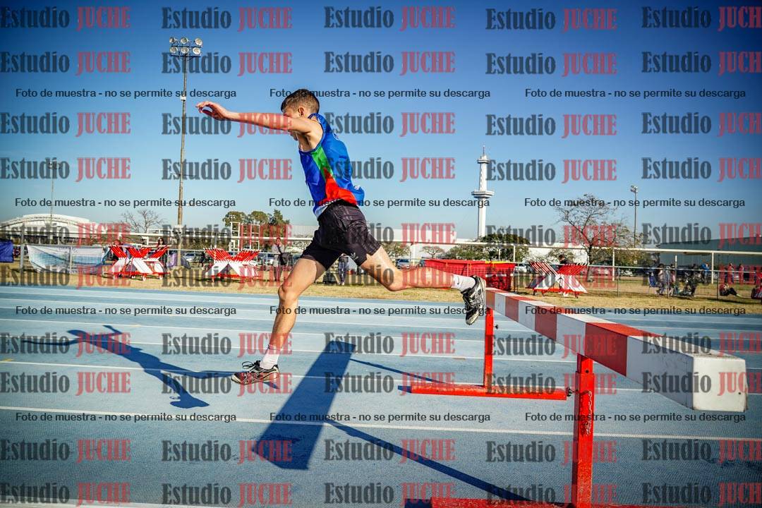 Fotos de los 2000 m con obstáculos de varones