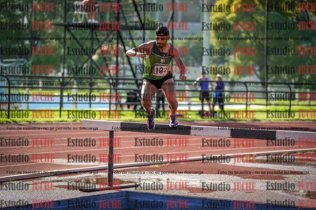Fotos de los 3000 m con obstáculos de varones