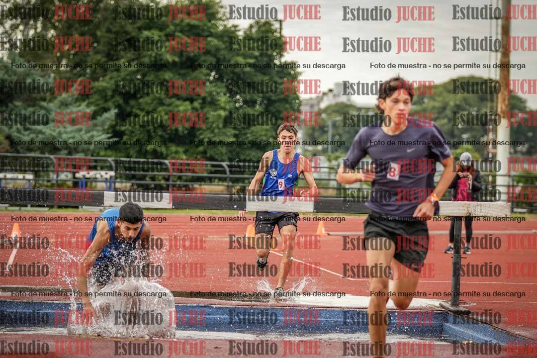 Fotos de los 3000 m con obstáculos de varones