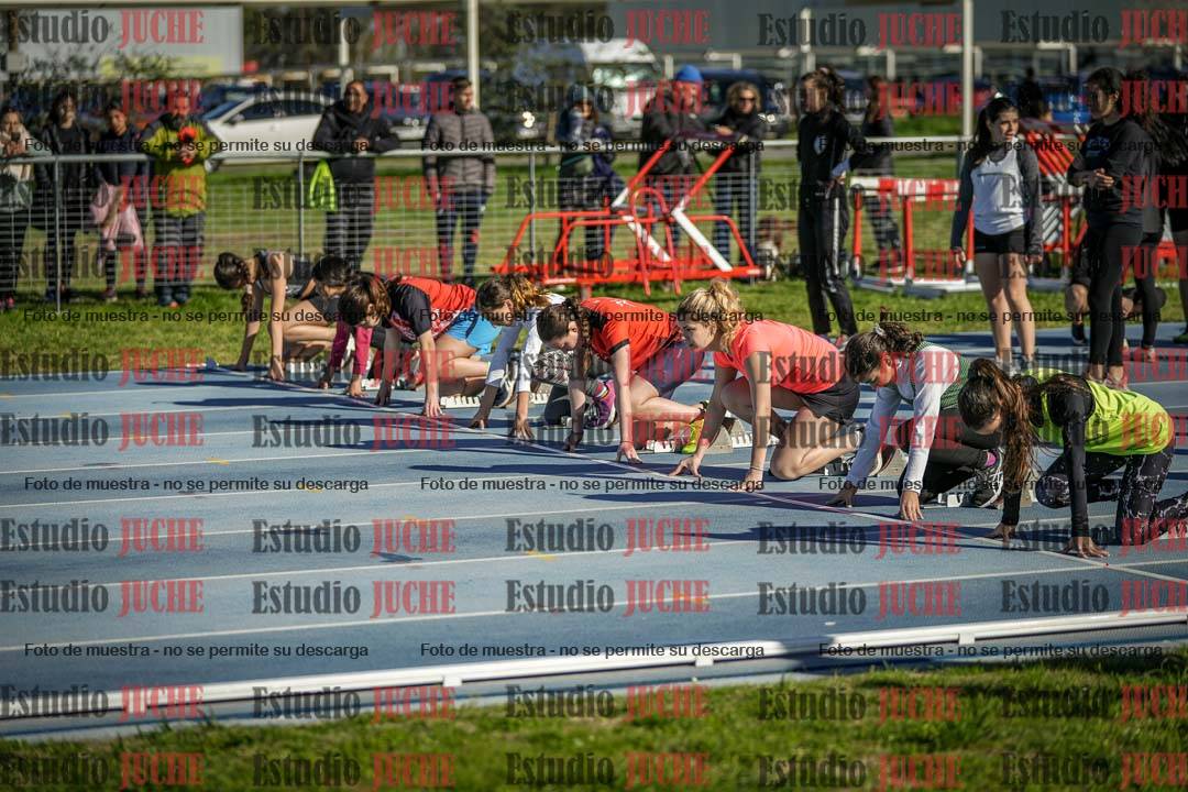 Fotos de los 80 m llanos de mujeres - U14