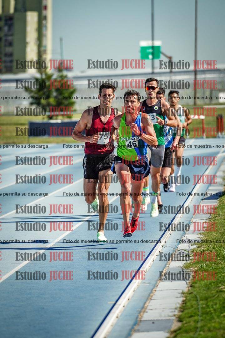 Fotos de los 5000 m de mujeres y varones - serie 1