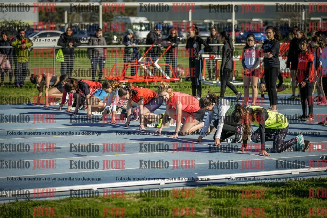 Fotos de los 80 m llanos de mujeres - U14
