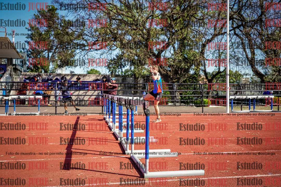 Fotos de los 295 m con vallas de varones