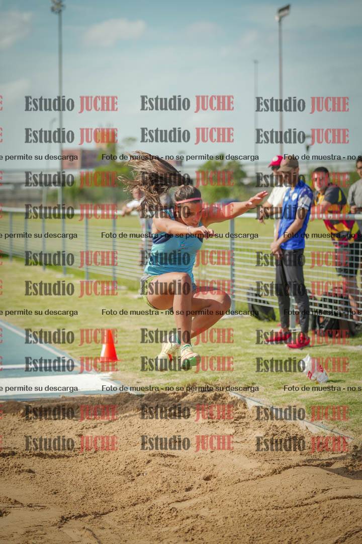 Fotos del salto en largo de mujeres