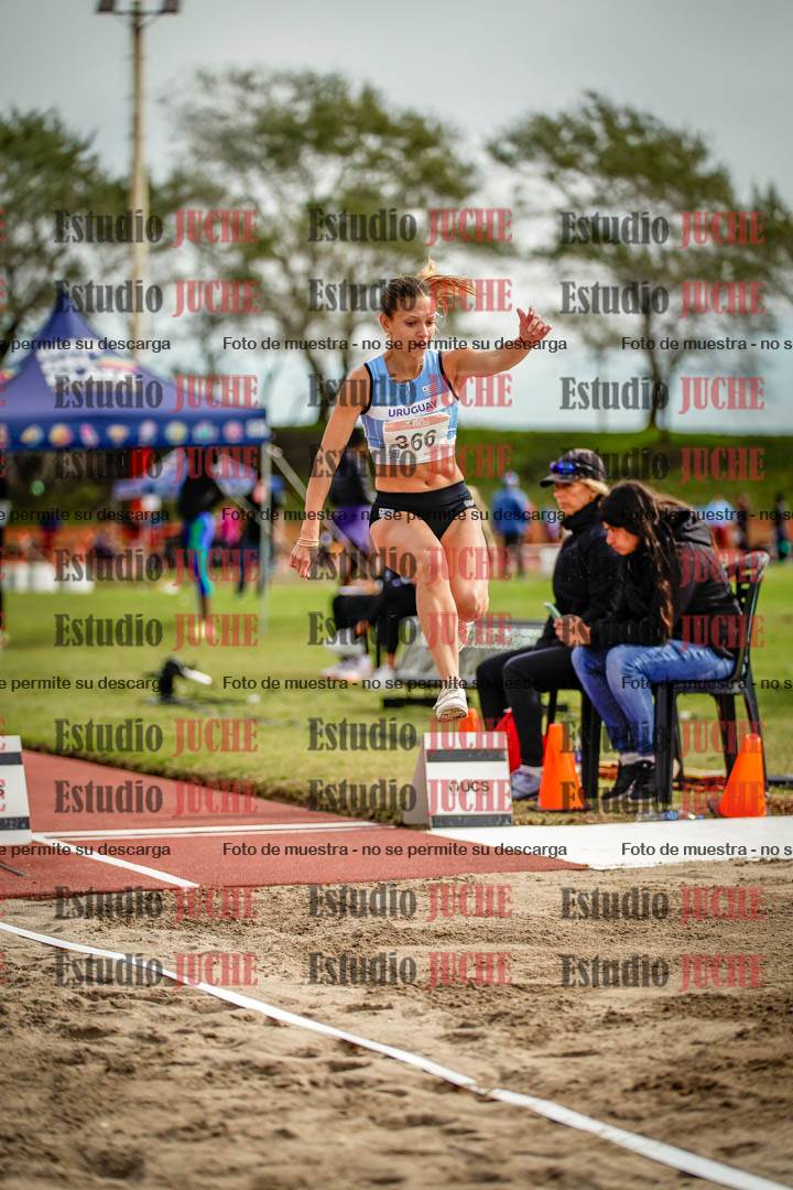 Fotos del salto en largo de mujeres - hepta 5
