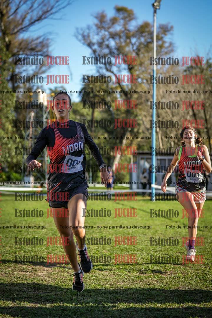 Fotos de la llegada del cross de 4000 m - mujeres