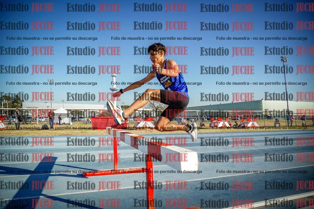 Fotos de los 2000 m con obstáculos de varones