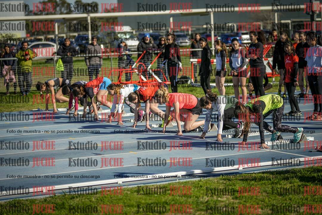 Fotos de los 80 m llanos de mujeres - U14
