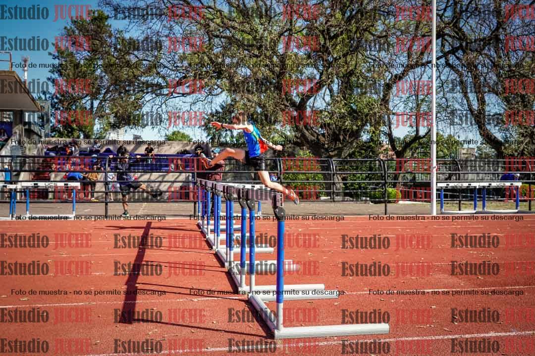 Fotos de los 295 m con vallas de varones