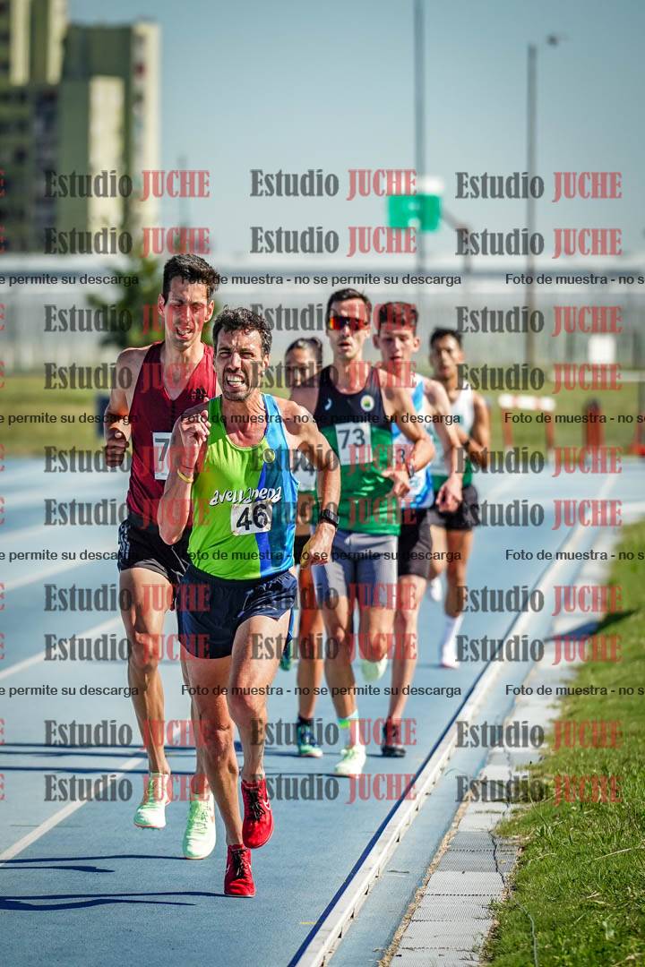 Fotos de los 5000 m de mujeres y varones - serie 1
