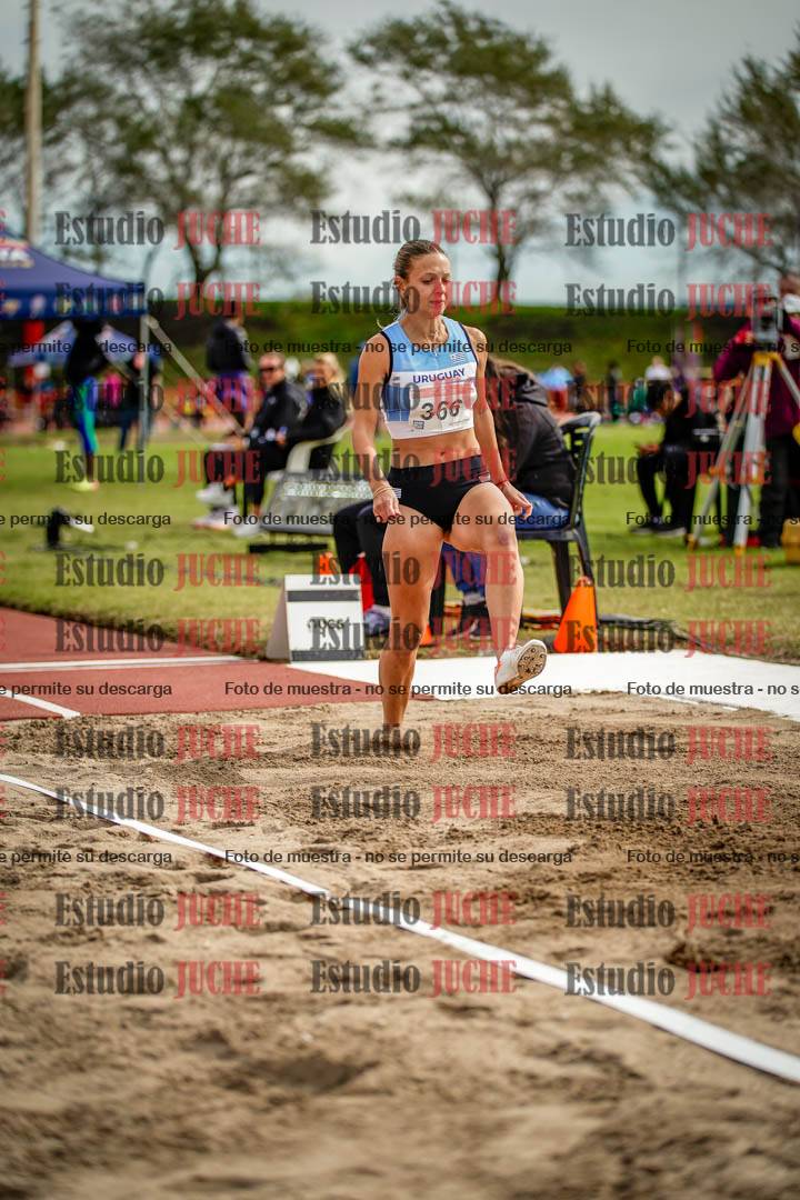 Fotos del salto en largo de mujeres - hepta 5