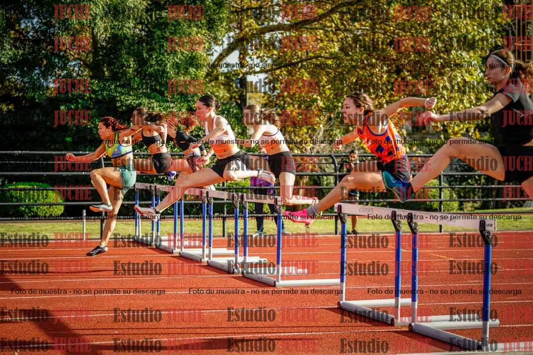 Fotos de los 100 m con vallas de mujeres