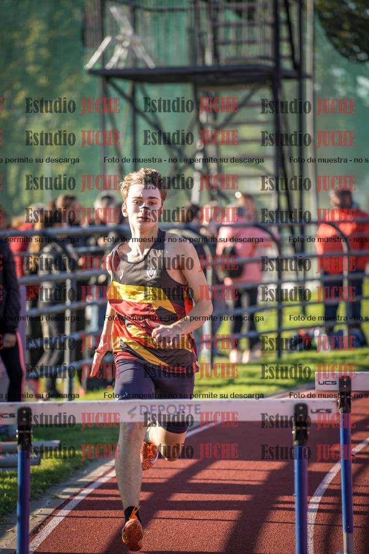 Fotos de los 400 m con vallas de varones