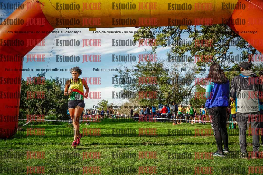Fotos de la llegada del cross de 4000 m - mujeres